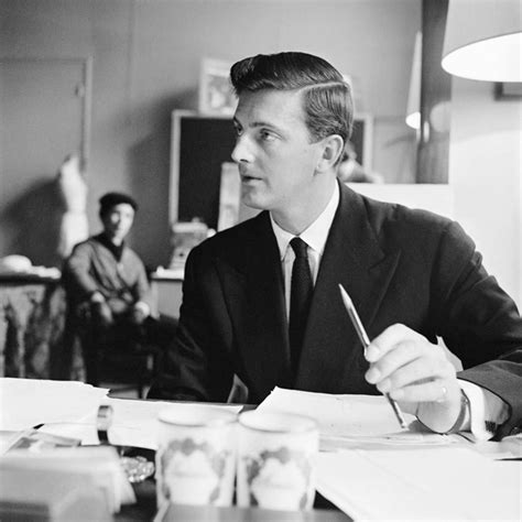 hubert de givenchy suit|Altro.